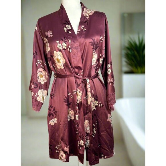 I.N.C. International Concepts Satin Floral Robe - Picture 1 of 3